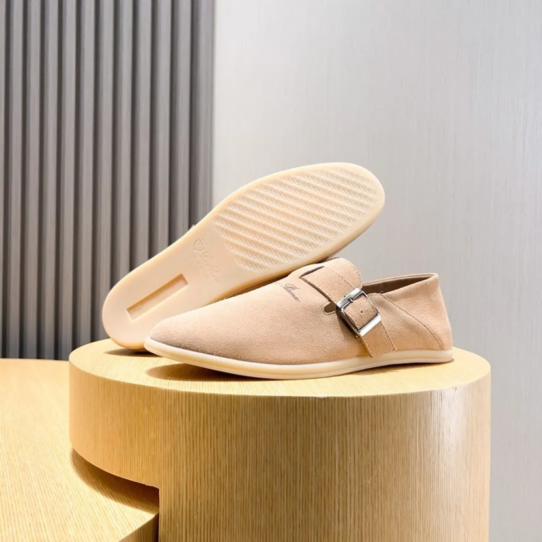 Factory price 420💰[loro piana] 2025 new moccasins, popular casual sneakers for street men. The shoes are made of first-layer suede leather uppers with rubber soles. They are classic. The complex craftsmanship and meticulous structure make the shoes light and soft, allowing you to walk comfortably and freely. Perfect for summer wear. Yardage: 38-45.